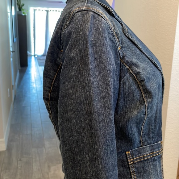 Jean jacket - Picture 7 of 11